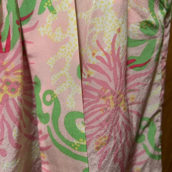 Beautiful Lilly Pulitzer Pink and Green Patterned Sleeveless top with sash - Picture 4 of 8